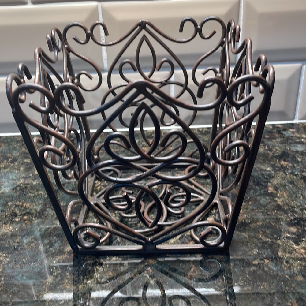 Metal Container - Picture 2 of 4